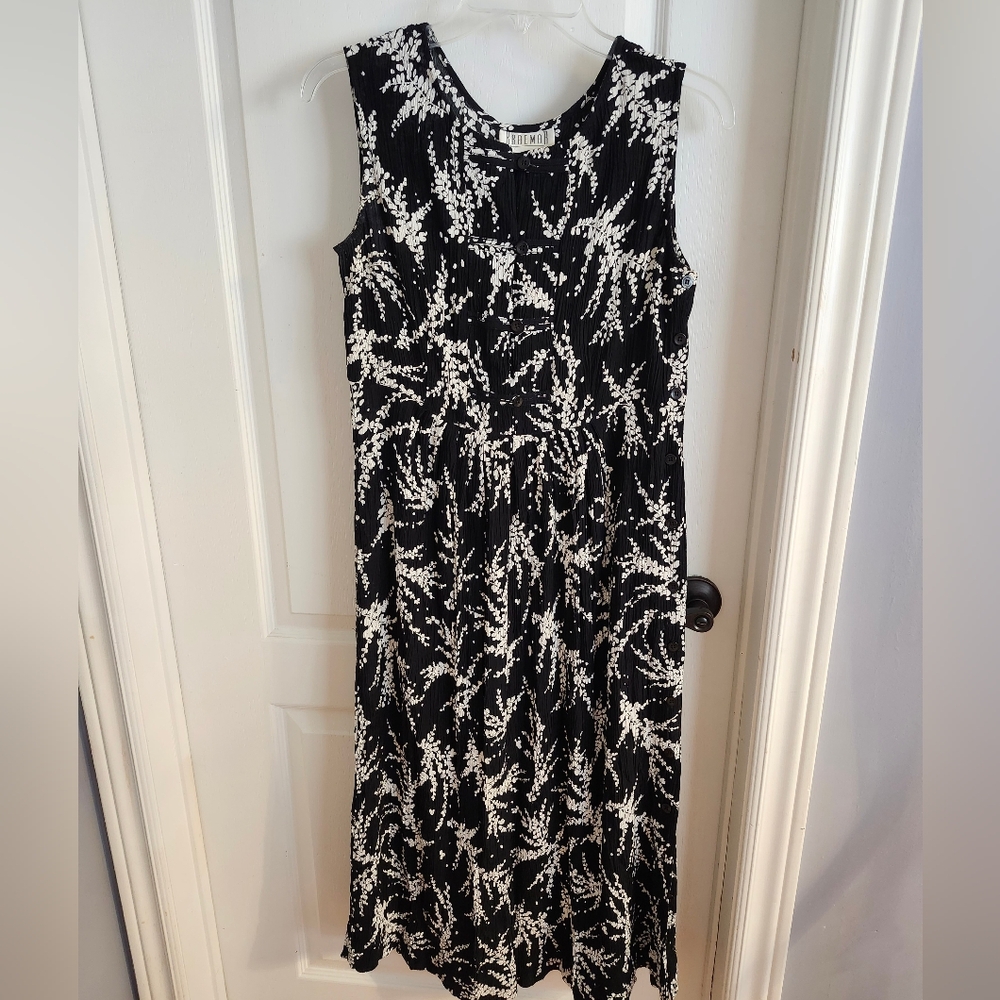 New Chic Black and White Patterned Scoop Neck Sleeveless Midi/maxi Dress